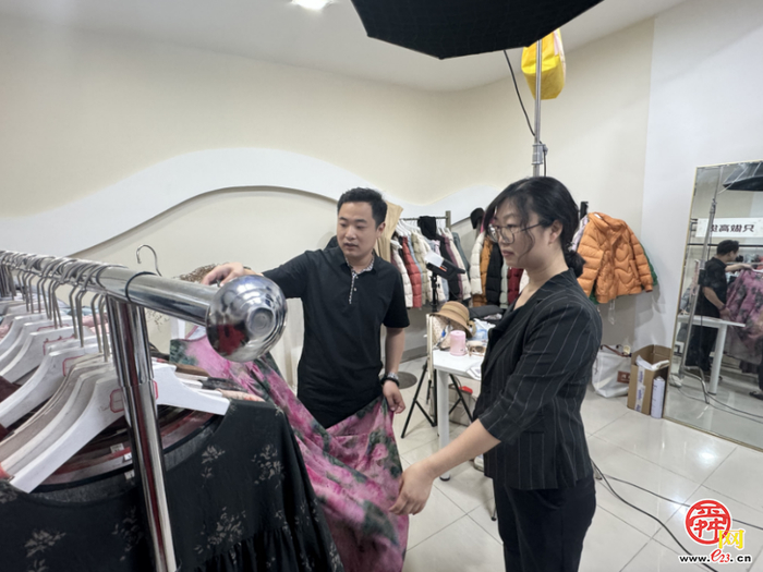 市商务局赴重点电商产业园区调研