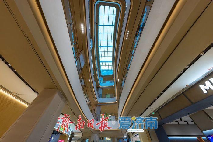 一块三角地，一群年轻人，一座理想生活城