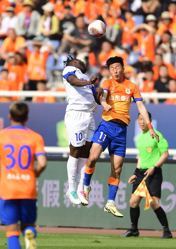 山东泰山4：1战胜沧州雄狮 中止连败获得喘息时机