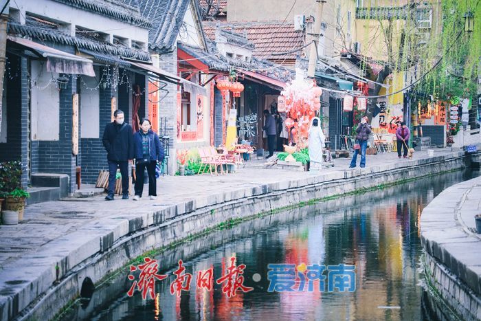 青巷流泉映古街