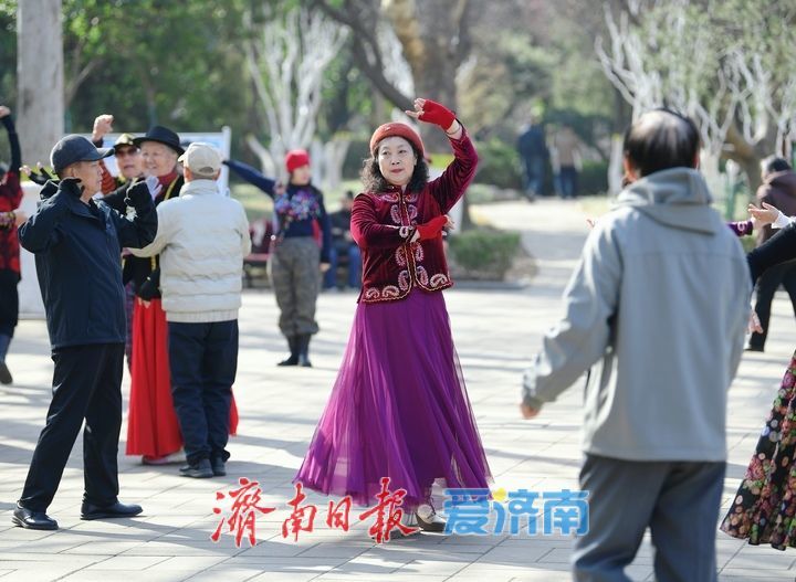 繁花作序 市井成歌 百花公园玉兰市集演绎春日“花漾”盛宴