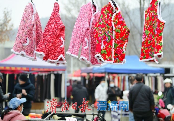 腊月年集人气旺，仲宫大集年味浓