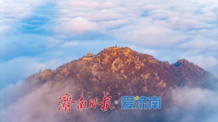 一年四季 泉在济南丨云海奔腾薄雾缥缈，华山之巅如临仙境