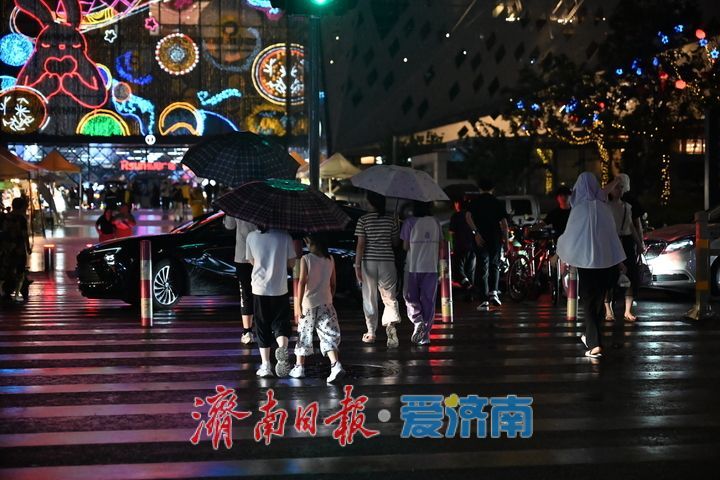 济南急雨驱暑热