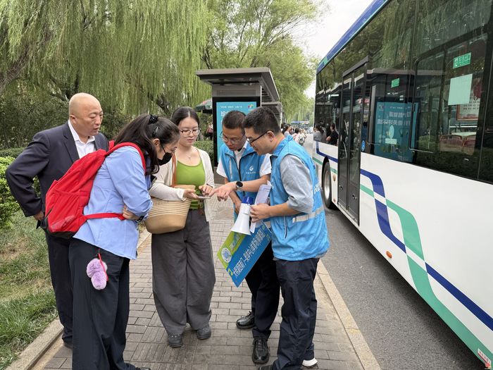 车轮滚滚护团圆——济南公交全力守护市民游客平安顺畅出行