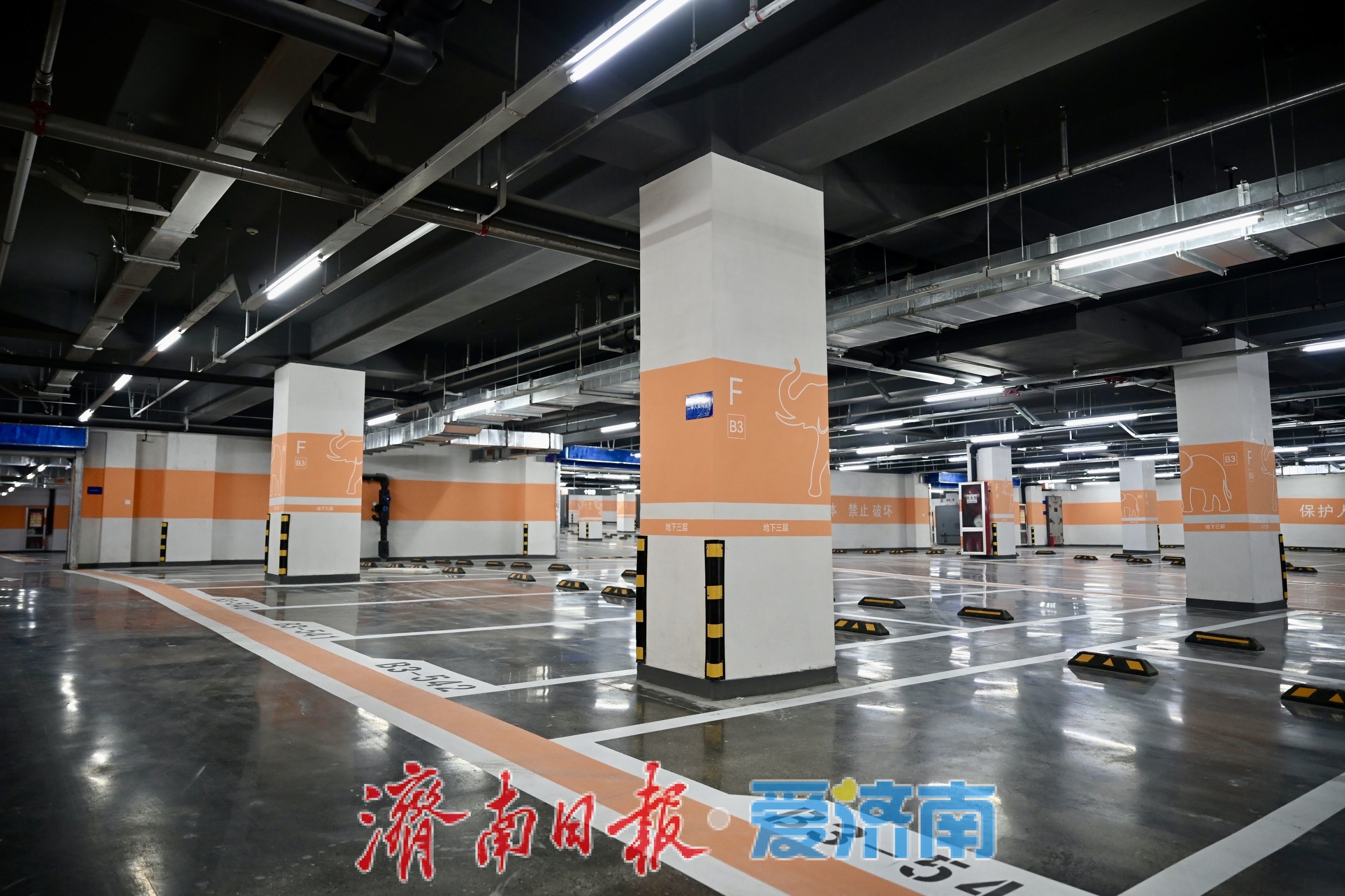 新车位投用！槐苑文化体育公园地下停车场启用，缓解儿童医院就医停车难