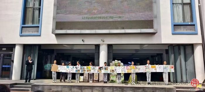 书梯为径 阅读为光——胜利大街小学四年级五班“小种子氧吧”阅读诵读活动纪实