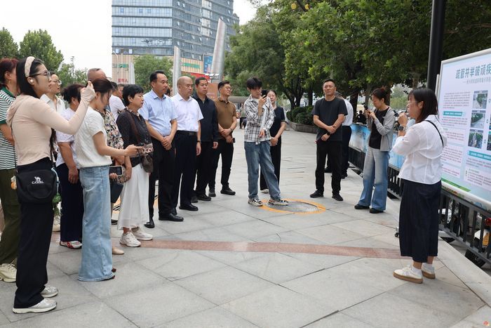 看成效 聚共识 济南城管聚力推进地铁站点非机动车共治共享