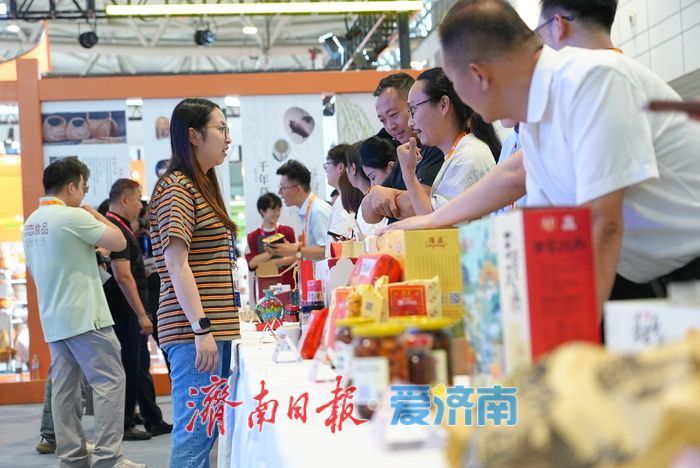 超2000家采购商、300 家企业汇聚泉城！掀起乐购外贸优品“双向奔赴”