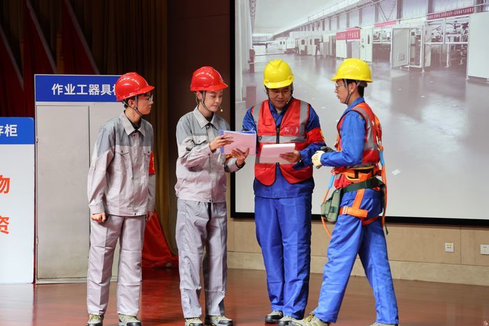 济南市应急管理局举行工贸行业危险作业安全警示舞台剧《底线2》展演