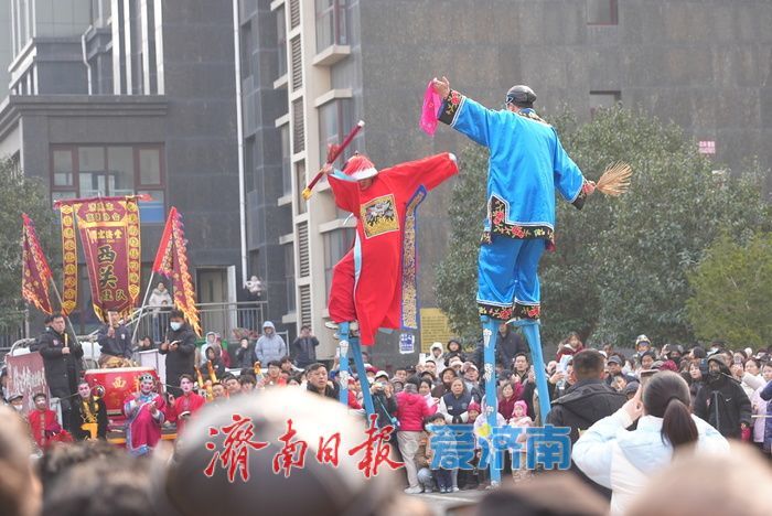 新春走基层丨年味不打烊 民俗展演续燃新春热