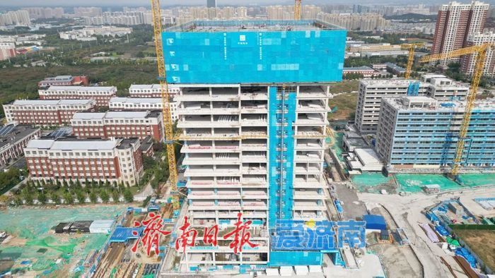 项目强省会｜空天信息大学二期关键标段主体封顶