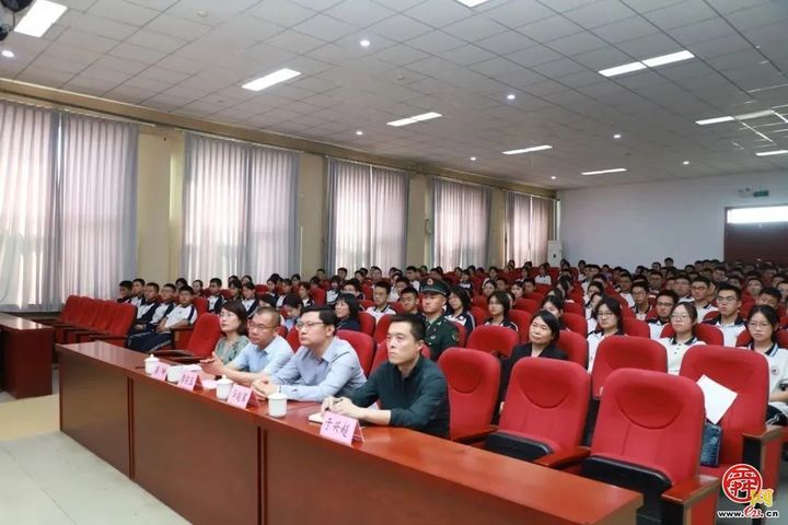 章丘区总工会开展“劳模工匠宣讲”进校园活动