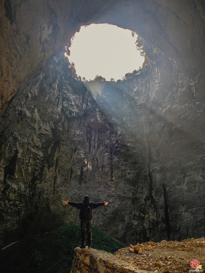 浪漫宣恩焕新迎客：仙山贡水夜未央 狮子关浮桥漾清波