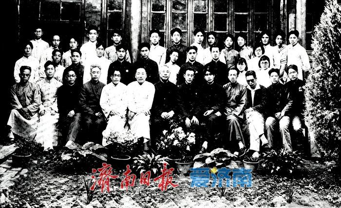千万流量破亿传播！《泉城星火》微纪录片深挖红色文脉点亮泉城初心