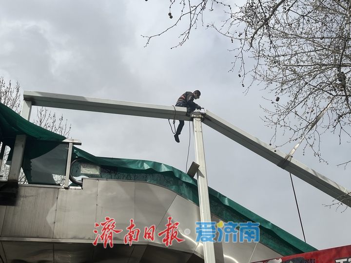 一周后完工，济南森林公园南门天桥电梯即将重新启用