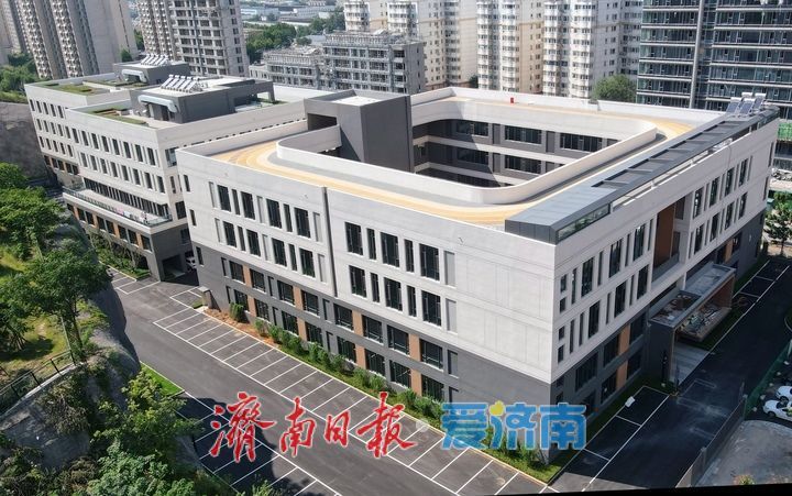 济南中央商务区国际学校和科教中心项目完工，“空中操场”亮相