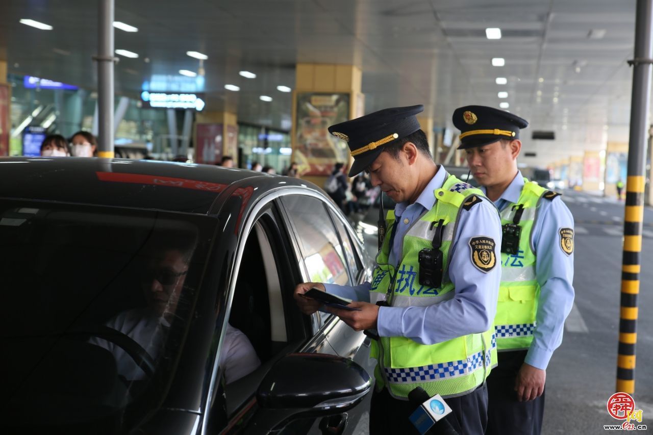 护航“五一”出行  交通执法“蓝朋友”已就位