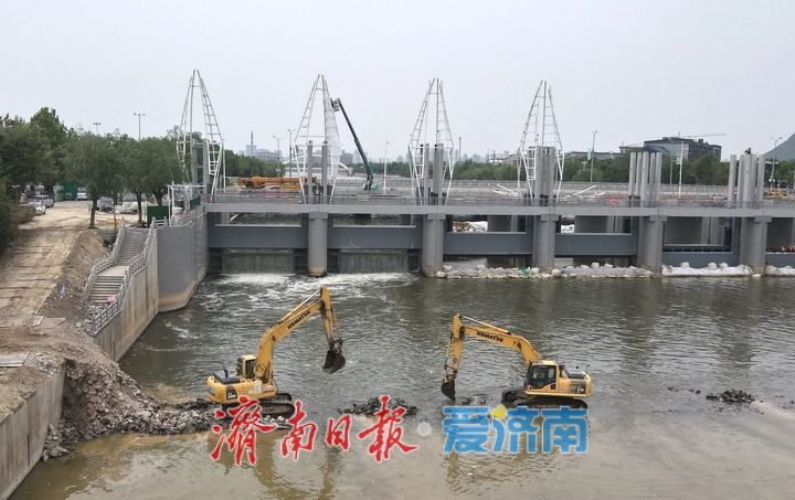 风帆造型开始重新安装 洪园节制闸维修改造预计主汛期前结束