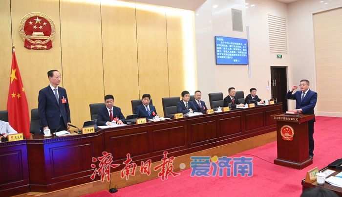 市十八届人大常委会举行第三十四次会议 韩金峰主持