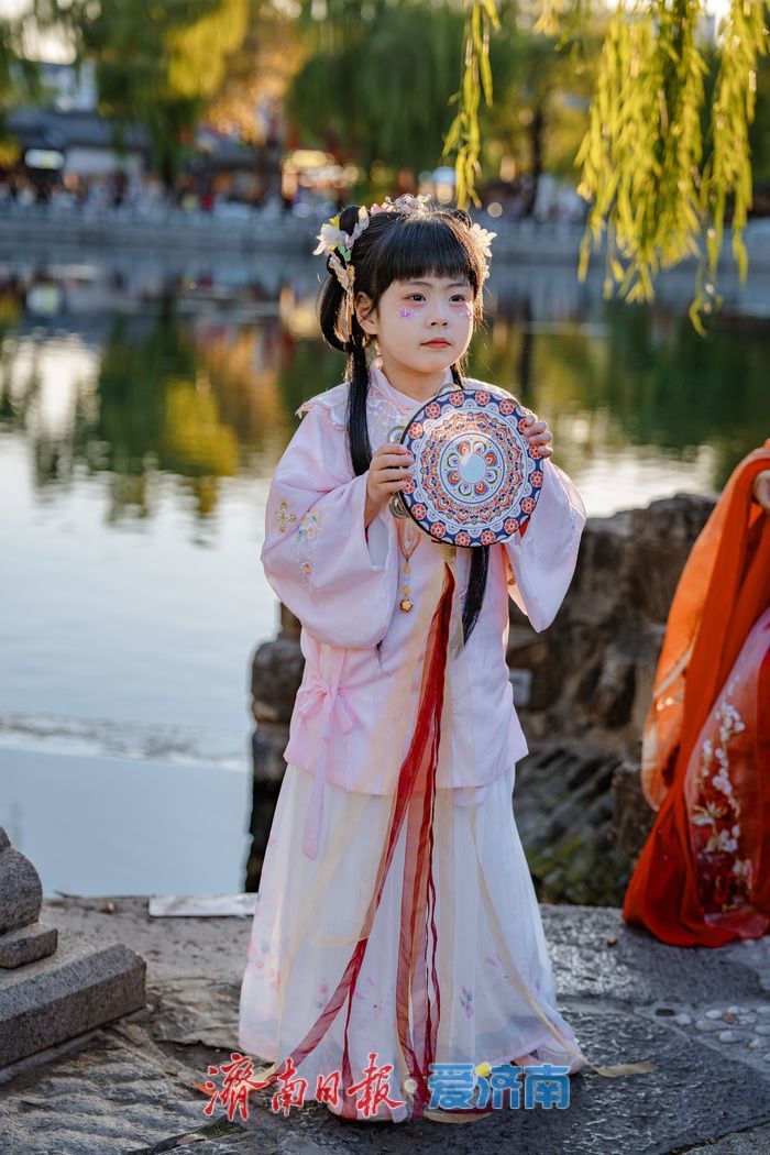 济南明府城：秋日古韵浓 老城画中游