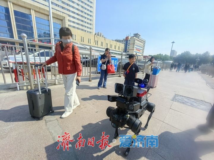 可以抓坏人的反制机器狗在济南上岗！济南火车站引入“智能巡检反制机器狗”