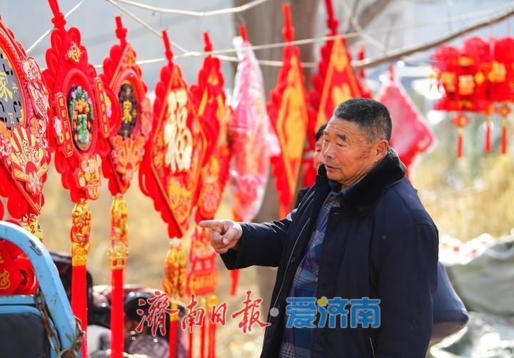 新春走基层｜满集“中国红”，染出年味浓