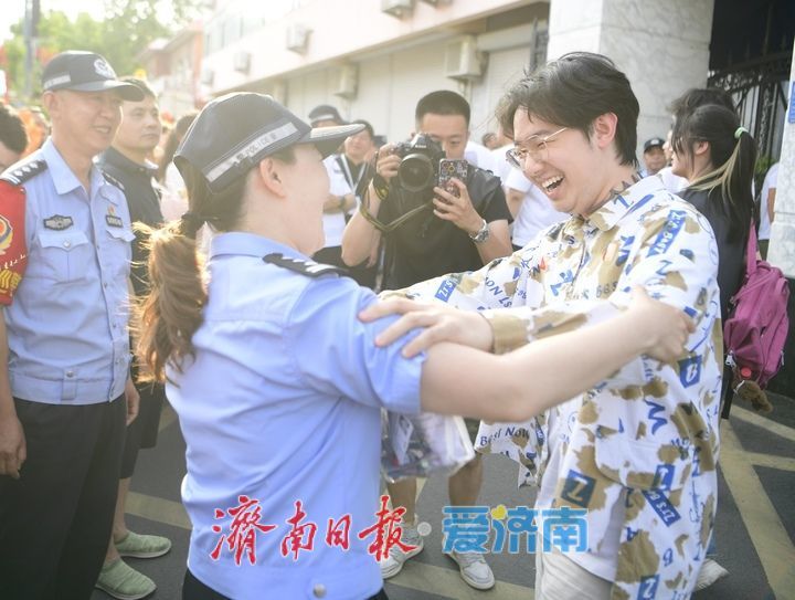 大幕落下，考生挥别高考“成人礼”怀揣梦想再出发