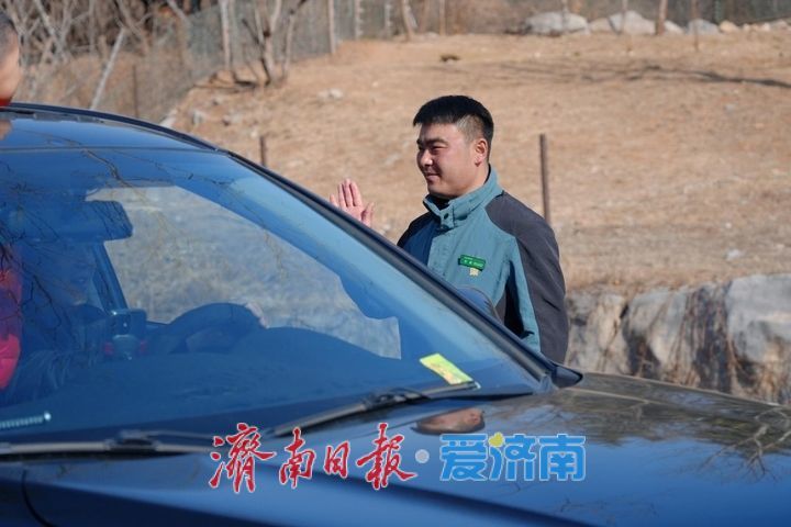 新春走基层｜客流高峰遇暖心坚守 济南野生动物世界初五迎春服务“不打折”