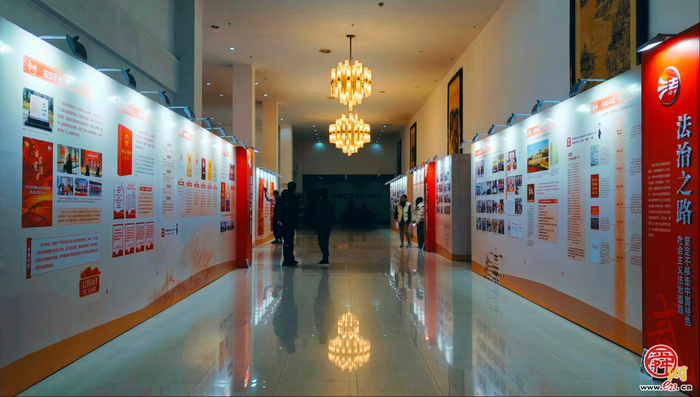 槐荫区2025年“宪法宣传周”法治宣传暨全面依法治区成果展启幕