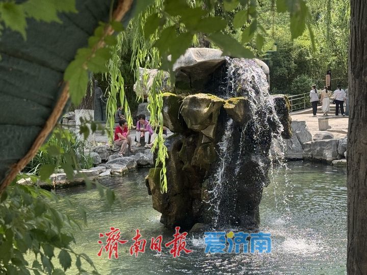 趵突泉水位稳守29米线 月牙飞瀑持续在线喷势放缓