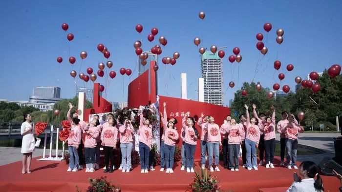 山泉花海为盟，“打卡”济南“公园式”婚姻登记点