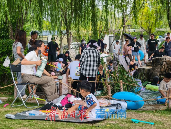 一年四季 泉在济南丨清泉潺潺引客来