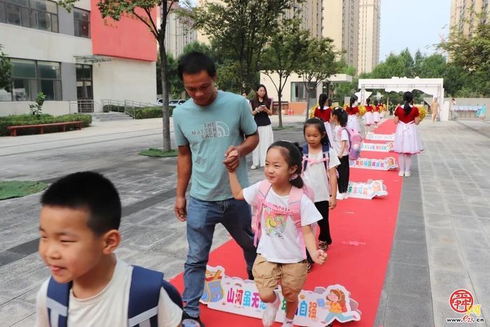 童心映山河 开启新征程丨济南市历城区前张小学新生开学典礼温情上演