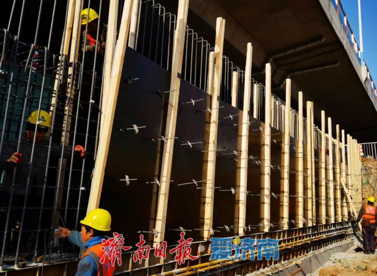 直击堵点！济南旅游路二环东路交叉口新增专用右转车道正式投用