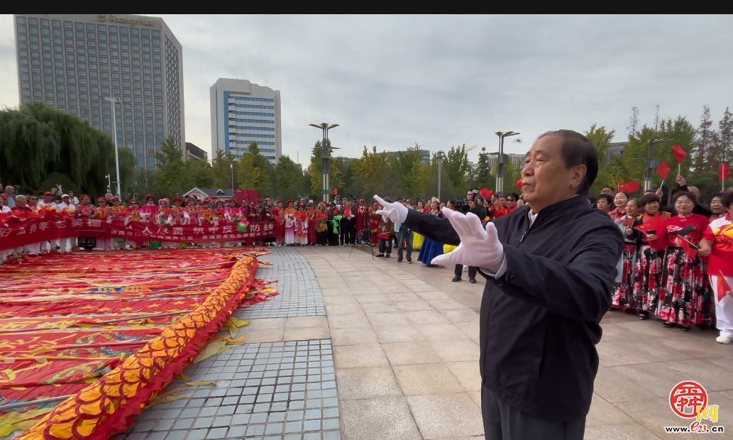 重阳佳节暖泉城！这场银龄文艺展演，舞出精气神、秀出自信美