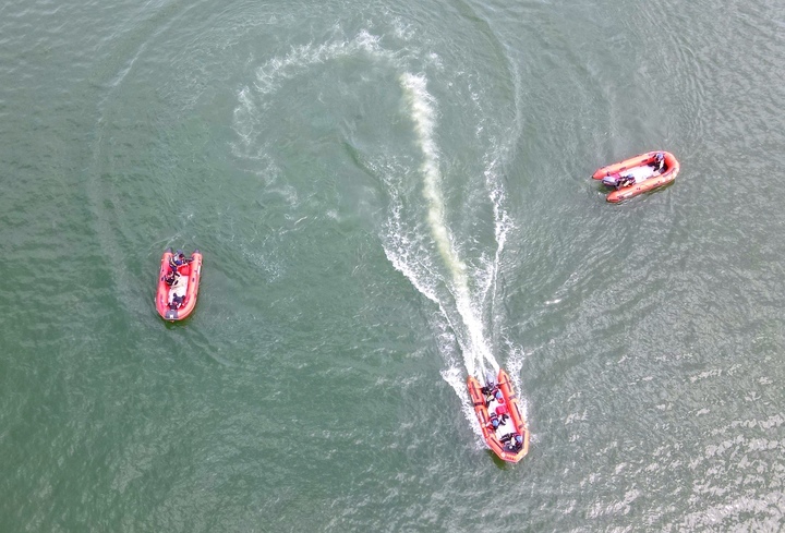 济南消防开展水域救援演练