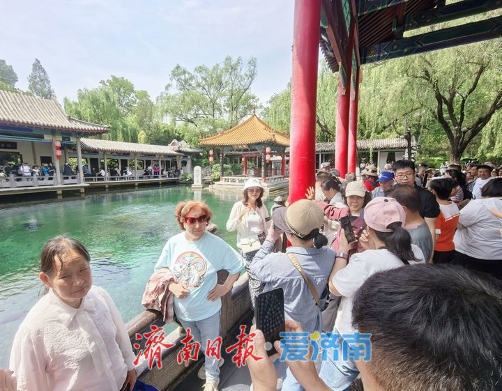 一年四季 泉在济南｜两天上涨11厘米，济南趵突泉水位逼近28米