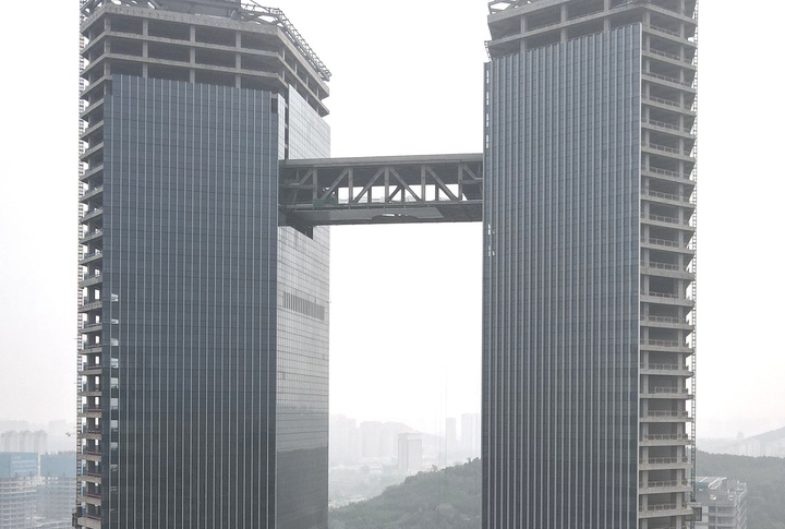 济南东城“双子塔”新地标展露新貌