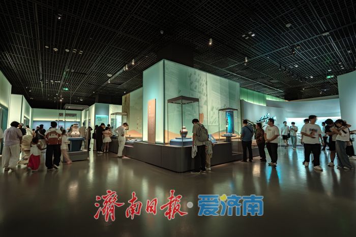 走进“一城山色半城湖”特展，探寻济南历史文化脉络