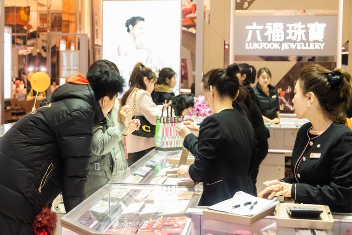 假期客流突破270万、营业收入近1.7亿元 槐荫假日经济人气旺 市场兴