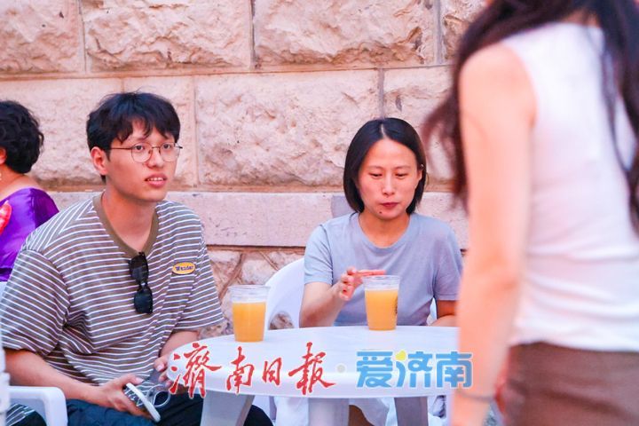 晚风醉泉城 泉城精酿啤酒节点燃上新街夏夜烟火