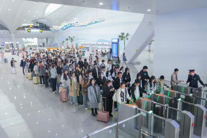 单日发送旅客1000366人次！“5.1”当天国铁济南局创旅客发送量新高