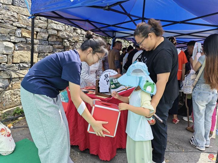 第八届过半年乡村振兴戏剧节暨官庄街道夏季旅游季鸣锣开唱