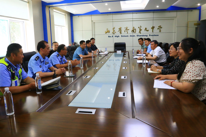 提前十分钟对考点周边交通管制，济南交警发布护航中高考举措