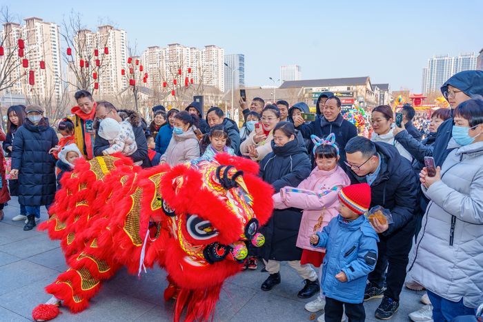 假期客流突破270万、营业收入近1.7亿元 槐荫假日经济人气旺 市场兴