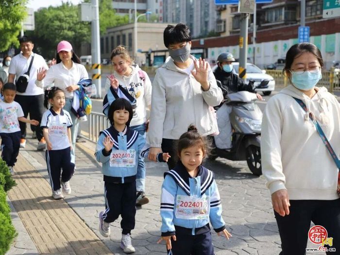 超燃！亲子微马乐翻天——济南市经五路幼儿园举办趣味运动嘉年华系列活动