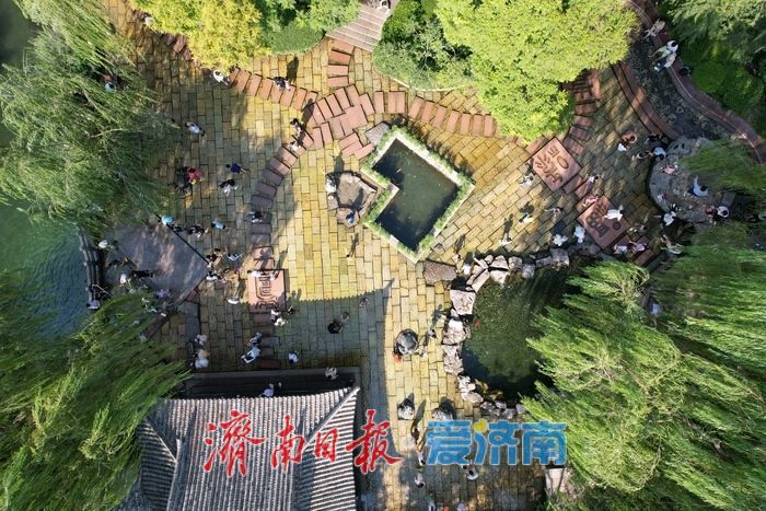 高温炙烤下的泉水“透心凉”