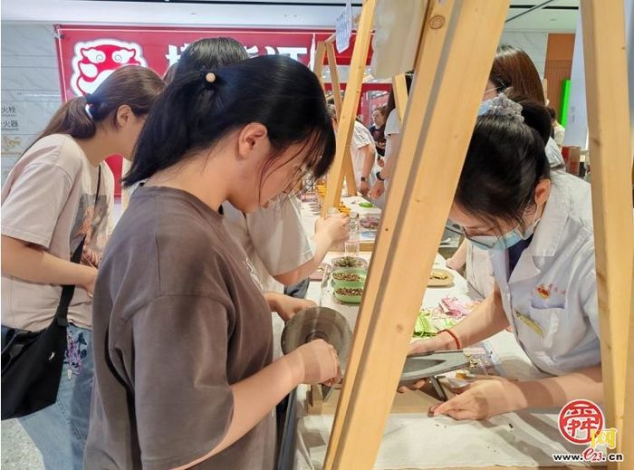 中医“主理人”出摊又出圈，这场市集爆火济南