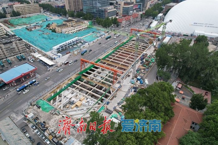 济南轨道交通7号线洪楼广场站稳步推进，建成后将优化城区交通网络